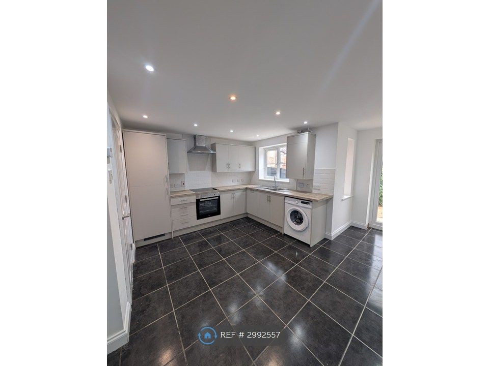 Property photo 2 of 13 Kitchen
