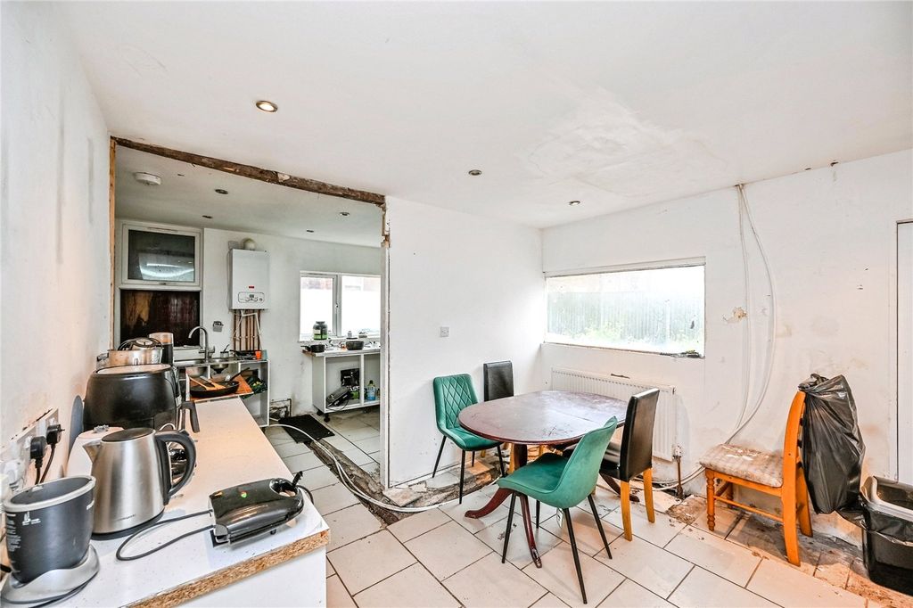 Property photo 3 of 21 Picture No. 06