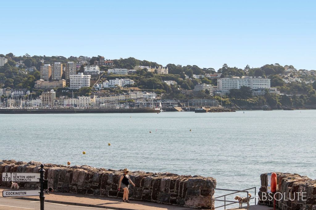 Property photo 1 of 30