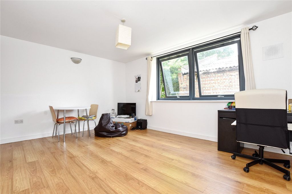 Property photo 3 of 6 Picture No. 08