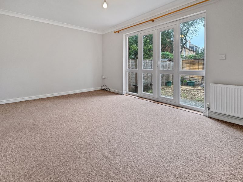 Property photo 3 of 11 Photo 11