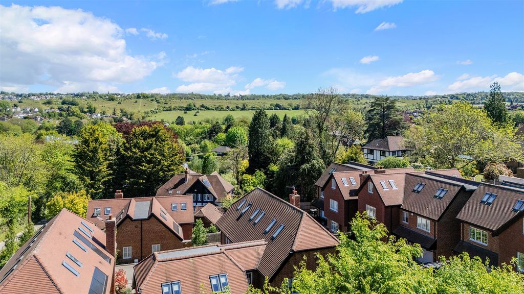 Additional image 22 of 5 bed detached house for saleCaversham Close, Coulsdon CR5