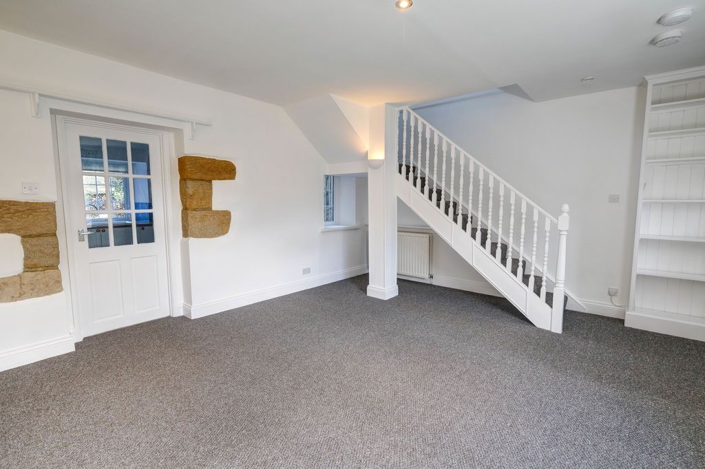 Property photo 3 of 15 Photo 6