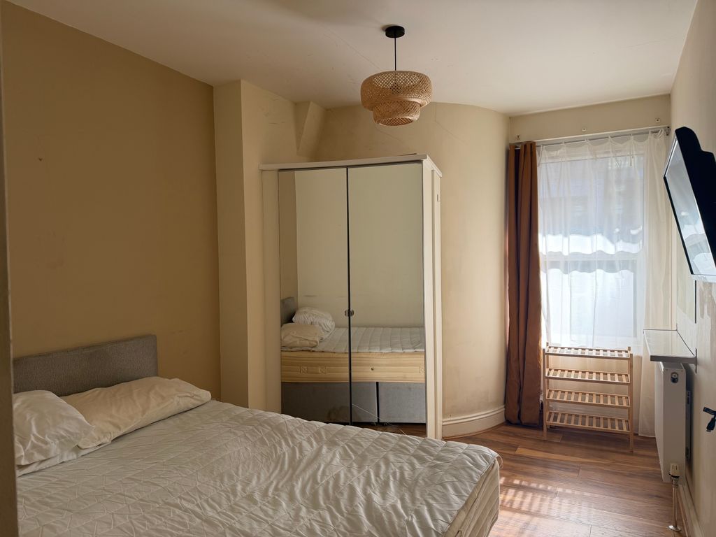 Property photo 1 of 4