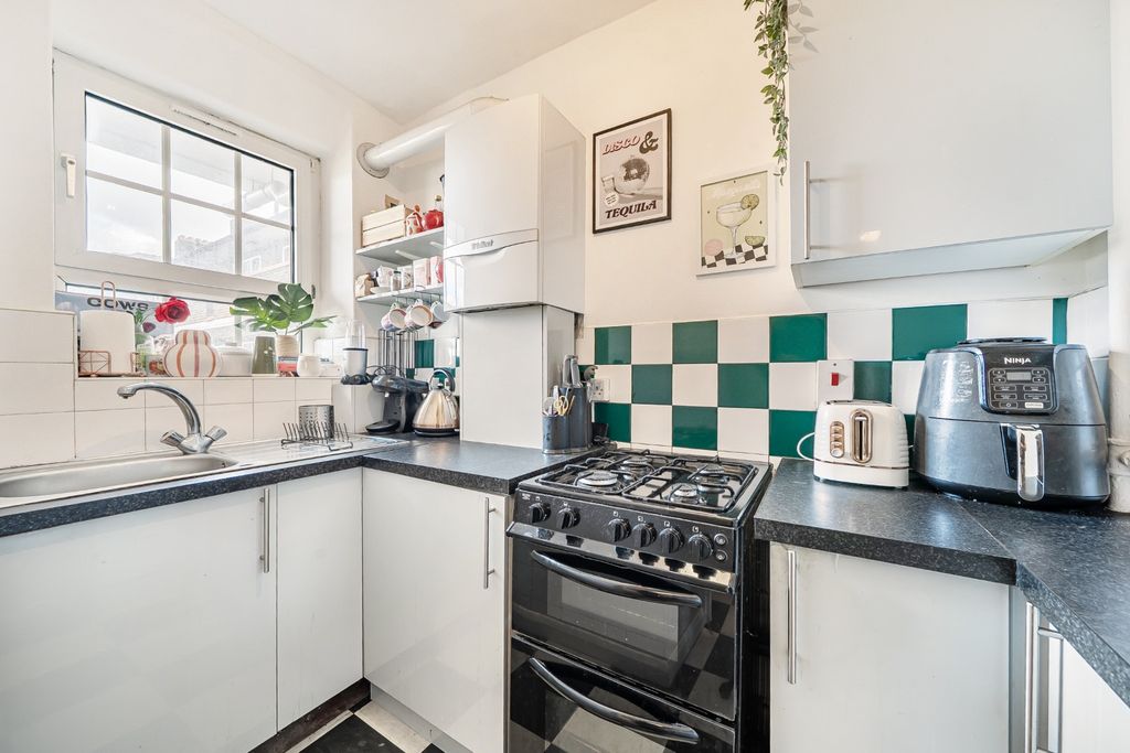 Property photo 3 of 12 5248884