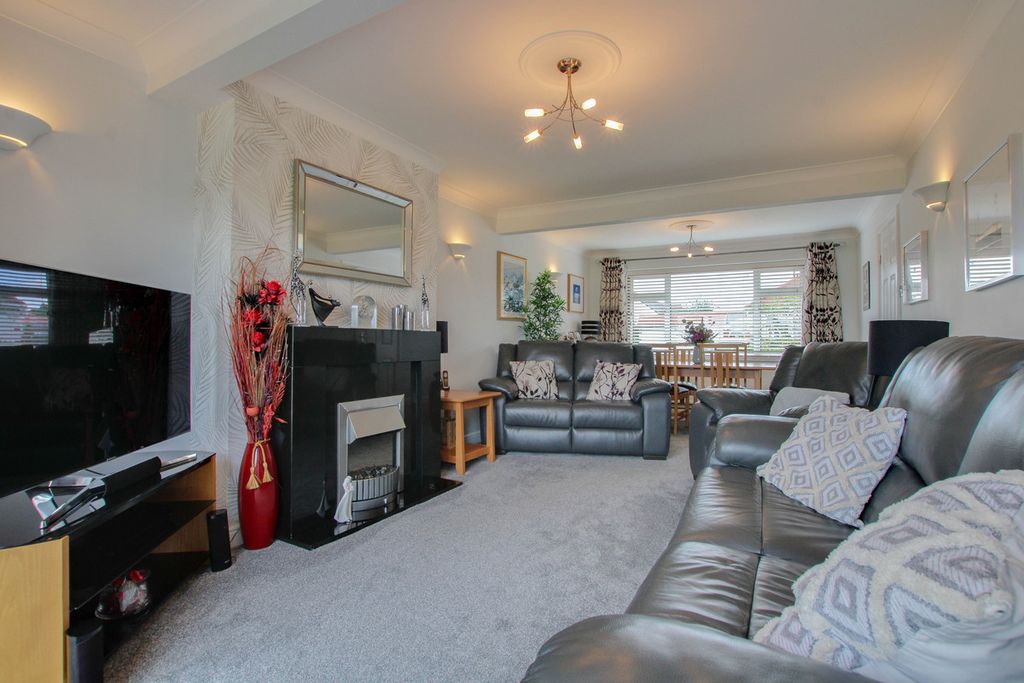 Property photo 2 of 36