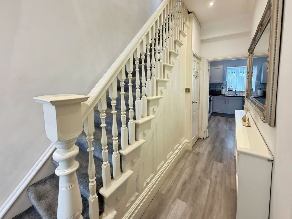 Property photo 3 of 37