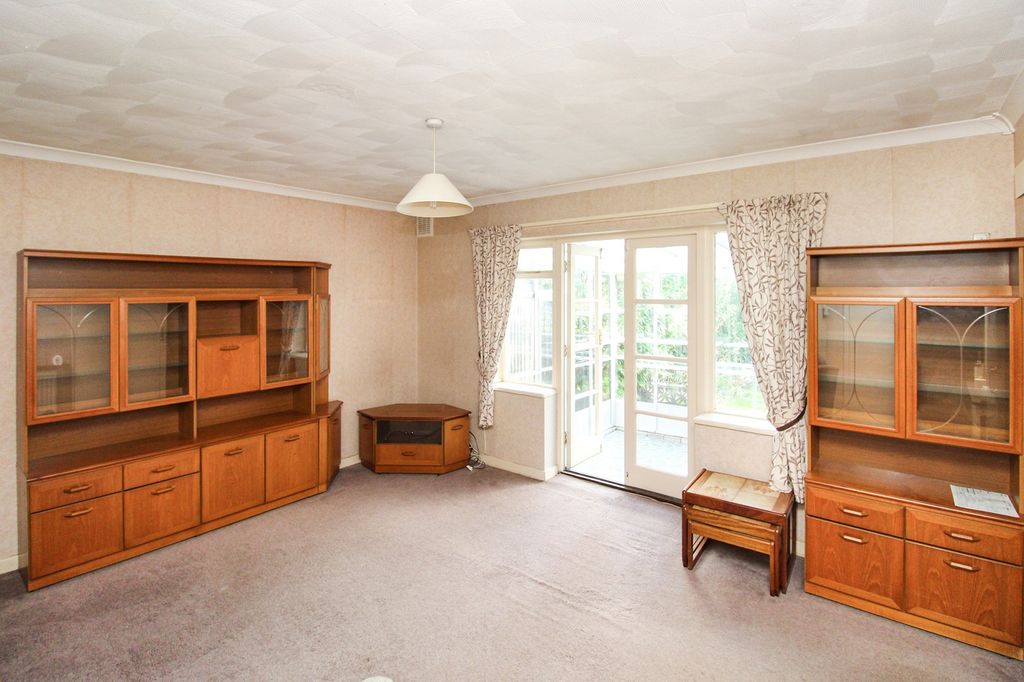 Property photo 2 of 10 Lounge