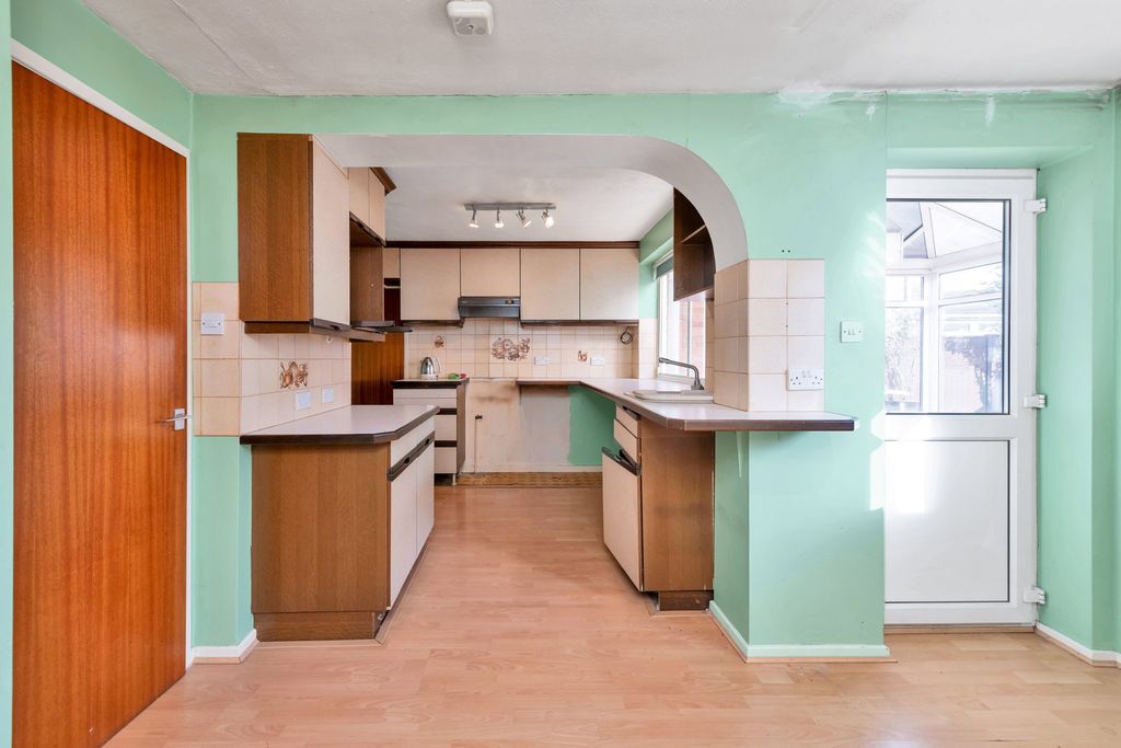 Property photo 3 of 16