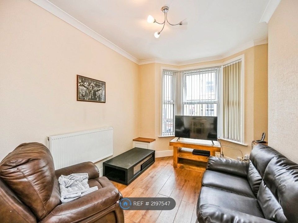 Property photo 2 of 9