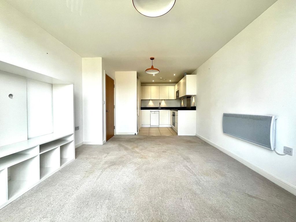 Property photo 2 of 13 Original-23631700-22E9-471F-978F-792269F15E2D