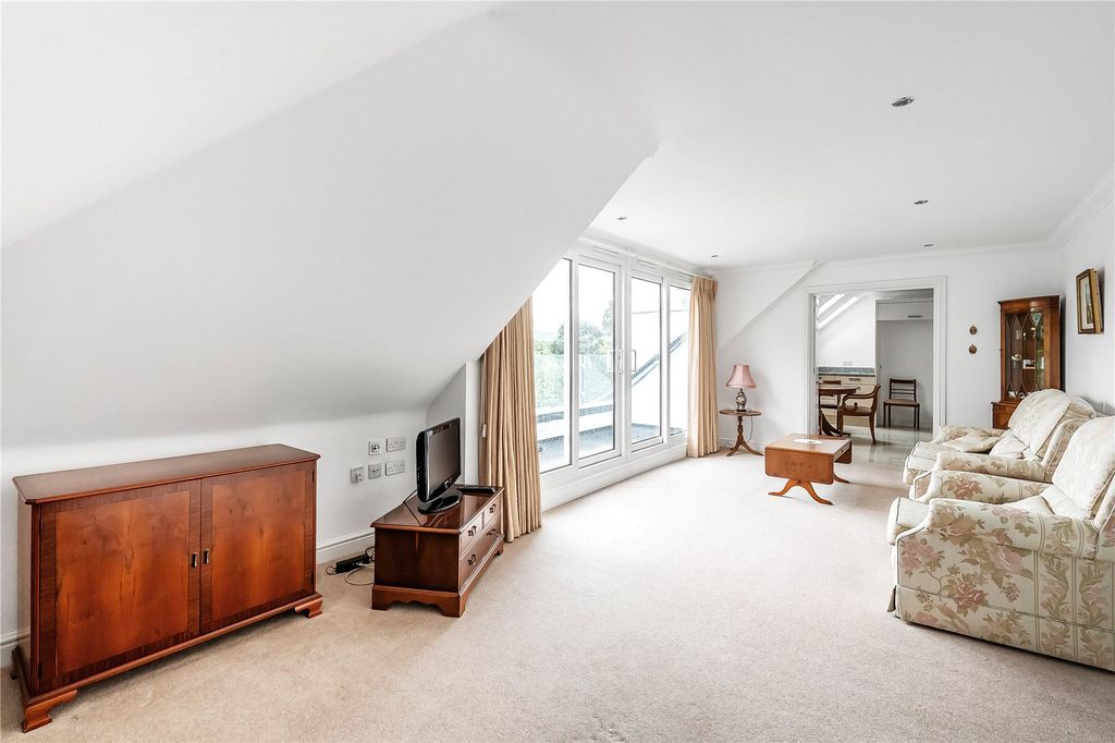 Additional image 13 of 3 bed flat for saleWest Hill, Oxted, Surrey RH8