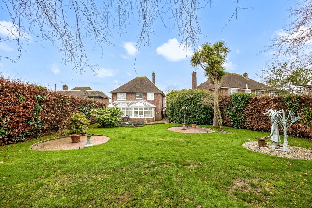 Property photo 2 of 26