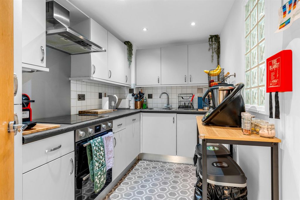 Property photo 3 of 17 Internal.Jpg