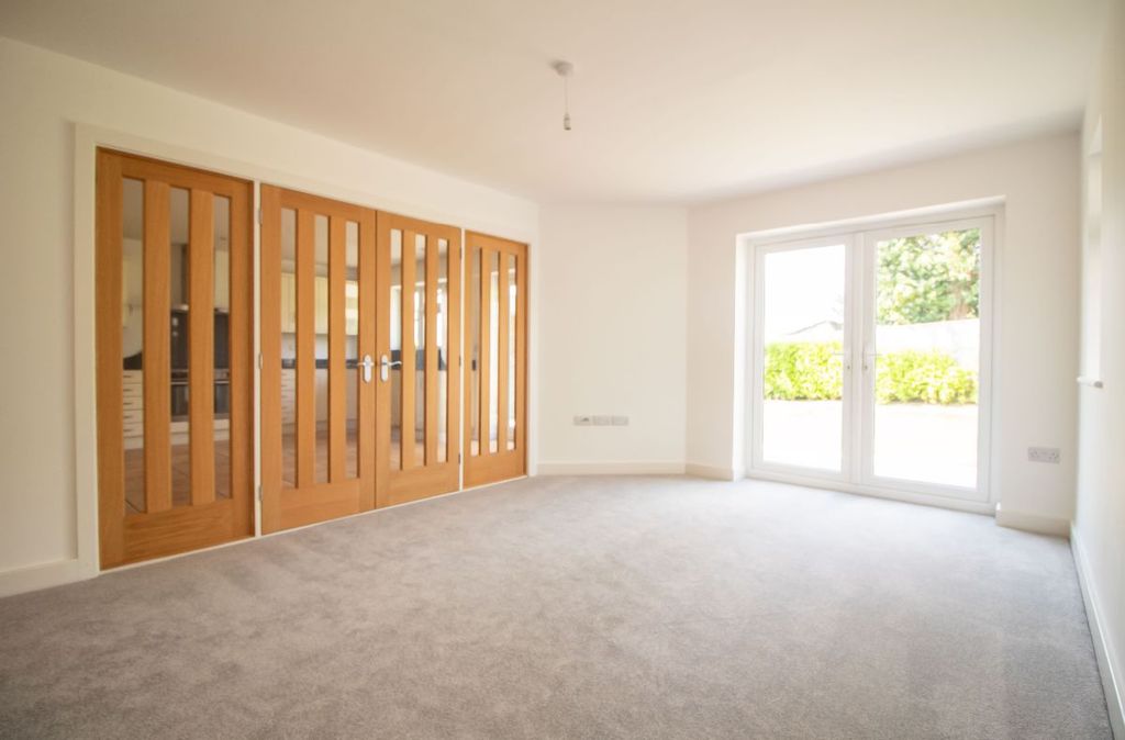 Property photo 2 of 24
