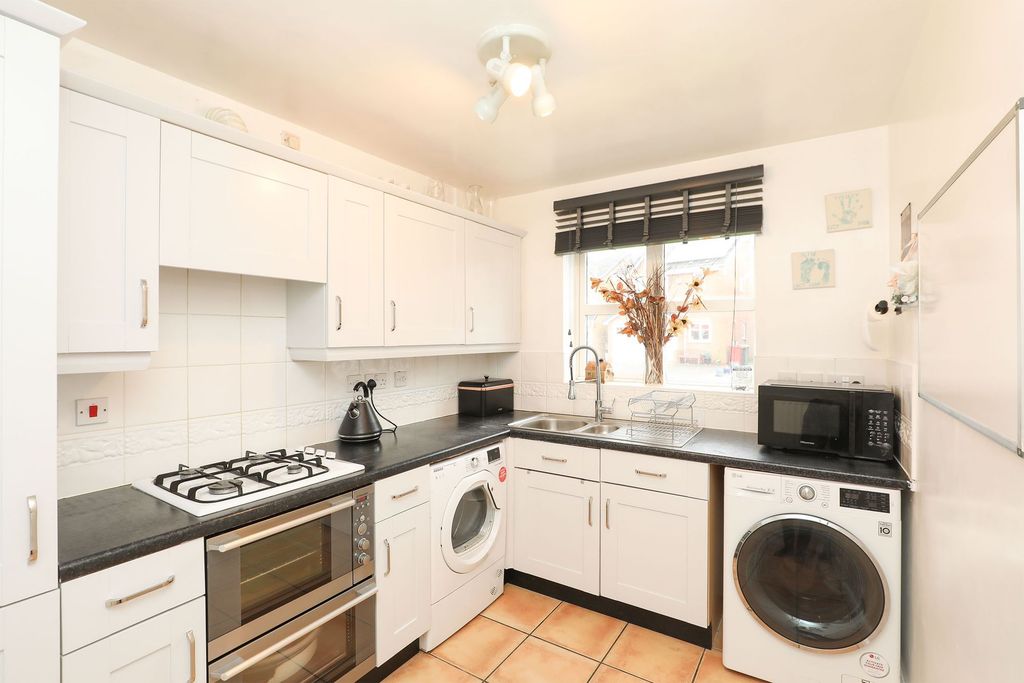 Property photo 3 of 22