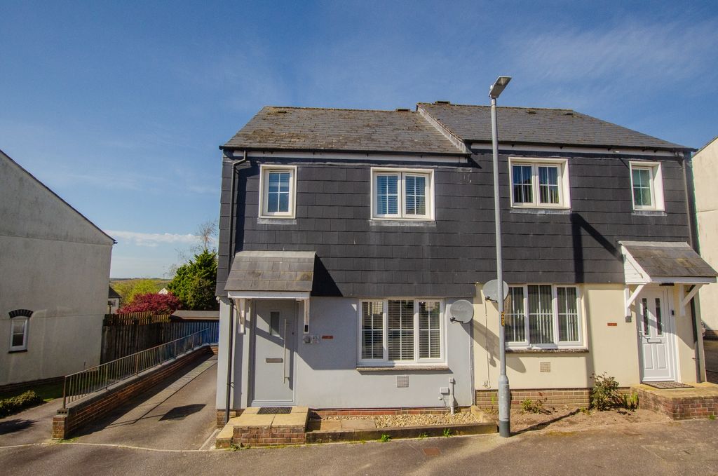 Property photo 1 of 13 45 Helman Tor View Tps 01208 74182-34
