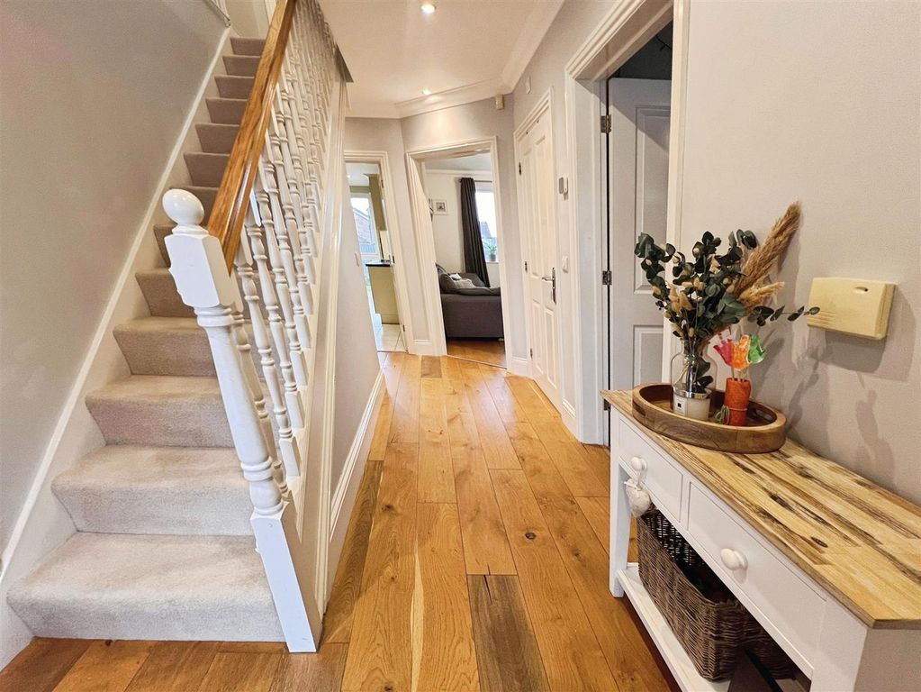 Property photo 3 of 20 Hallway