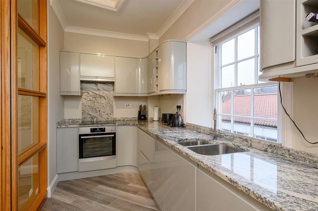 Property photo 3 of 11 12 Trinity Court-6.Jpg