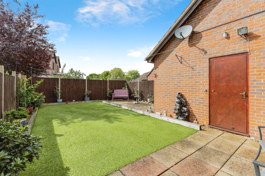 Property photo 2 of 17