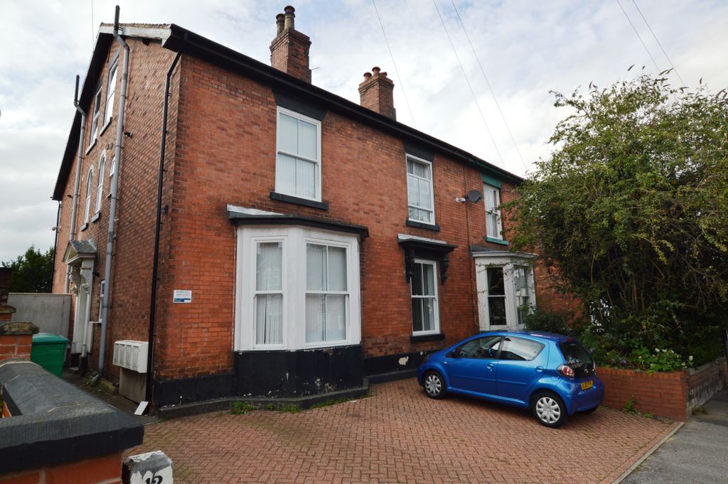 Property photo 1 of 2