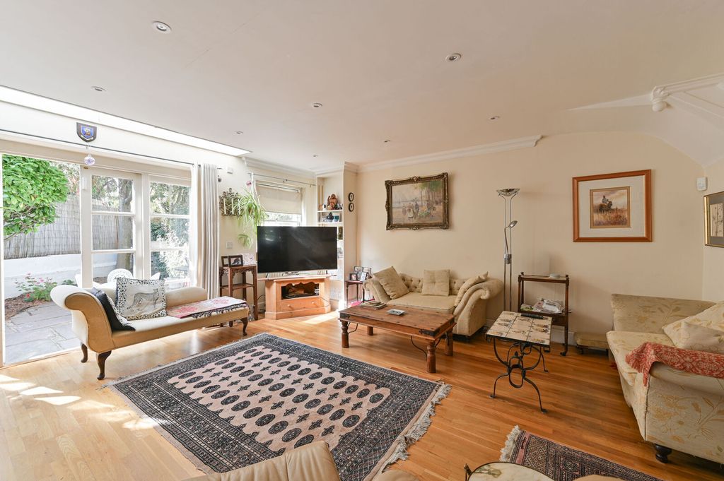 Property photo 3 of 14