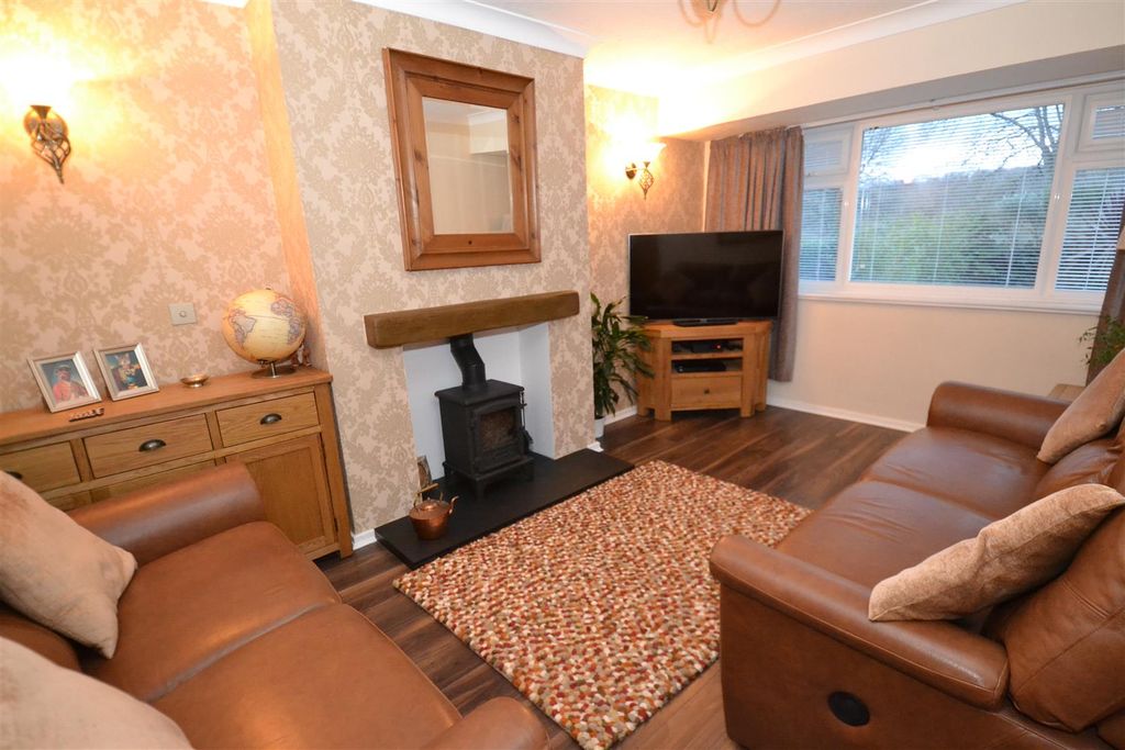 Property photo 2 of 21