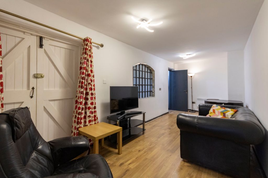 Property photo 2 of 8 Img_8699_1