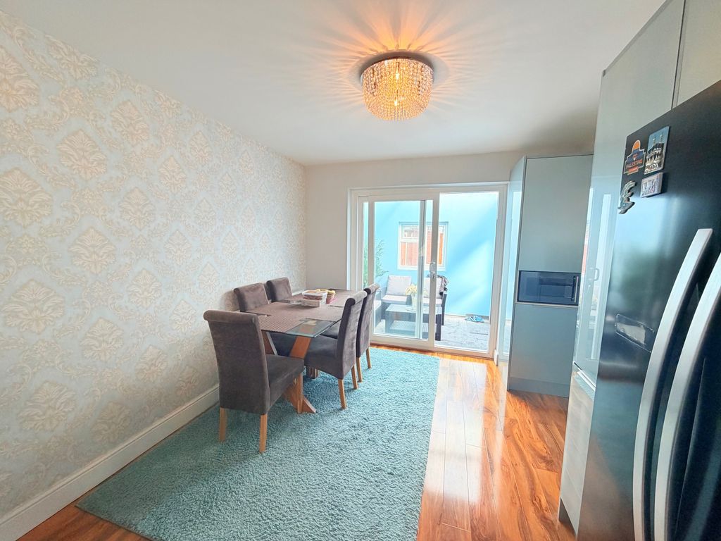 Property photo 3 of 17 11