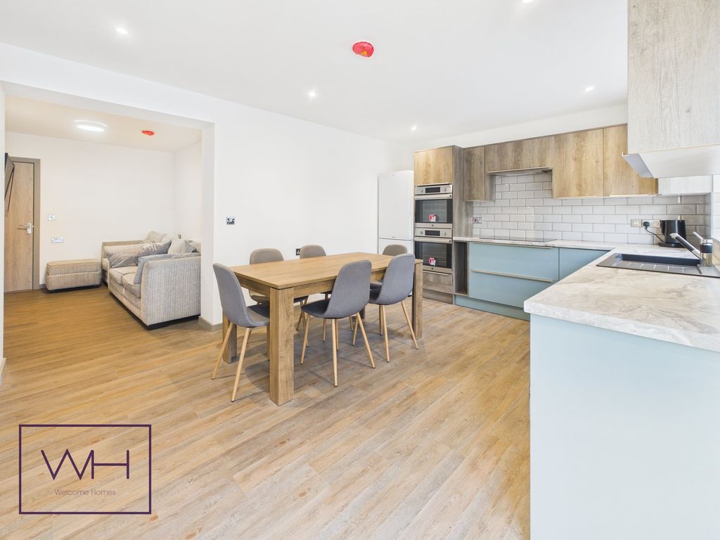 Property photo 2 of 15 Cam04980G0-Pr0127-Still002