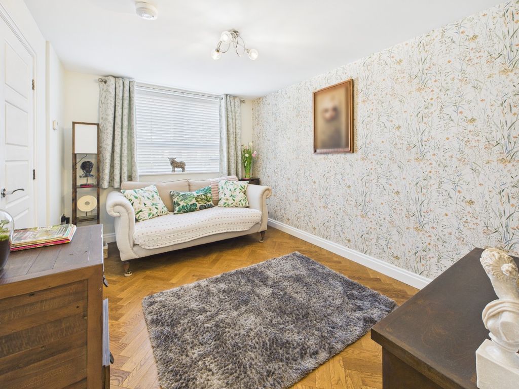 Property photo 2 of 17 4575594