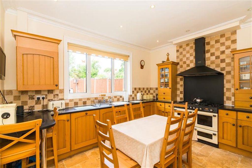 Property photo 1 of 13 (Main)