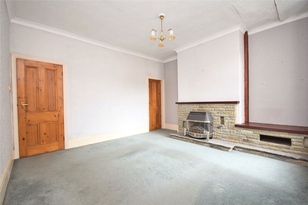Property photo 3 of 14 Living Room