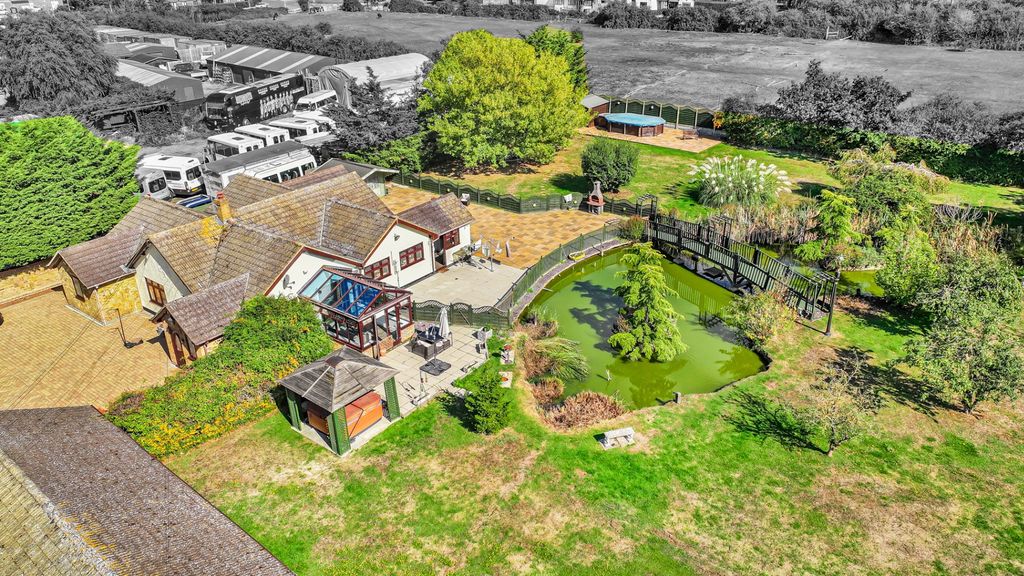 Property photo 3 of 49 5442035