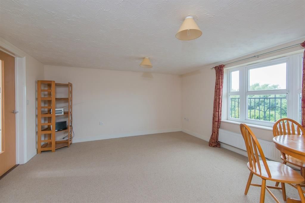 Property photo 3 of 7 Living Room