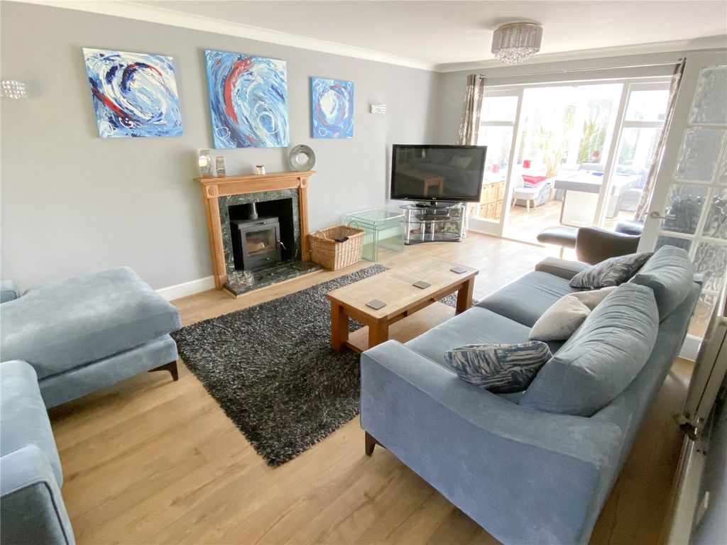 Property photo 3 of 15 Picture No. 27