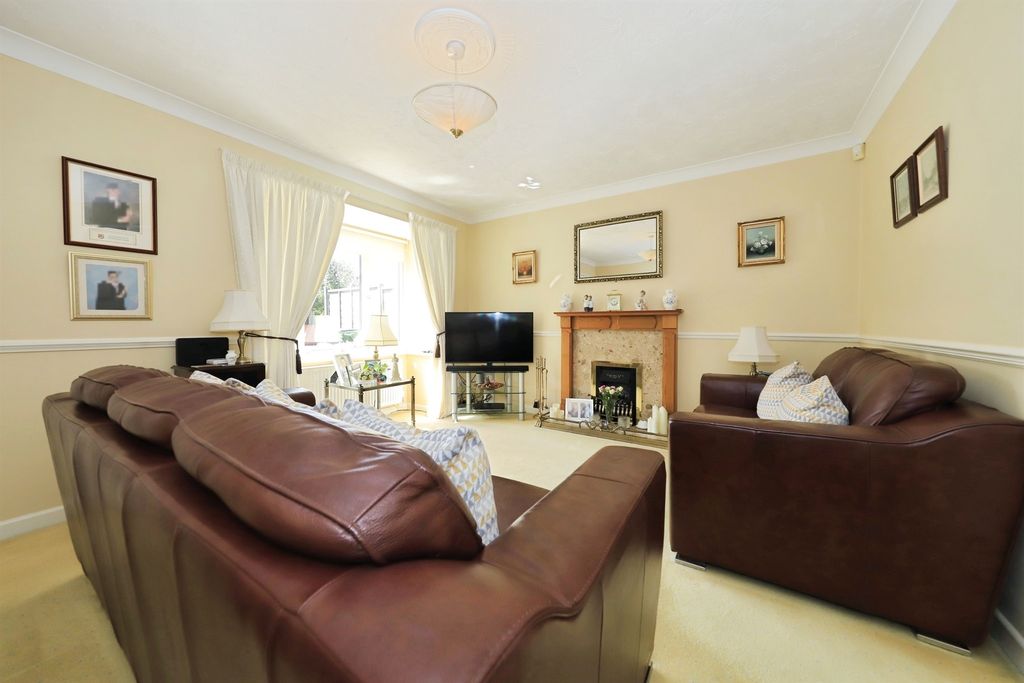 Property photo 3 of 18