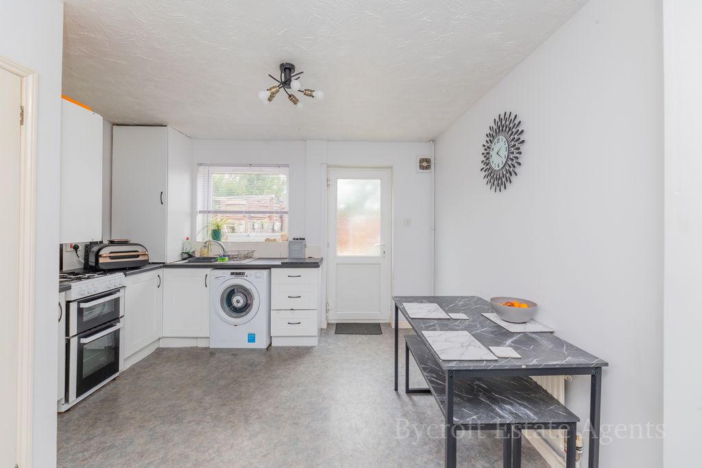 Property photo 3 of 13