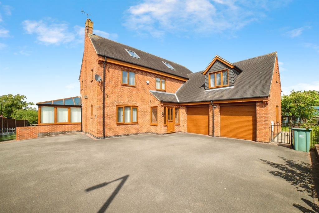 Property photo 2 of 34