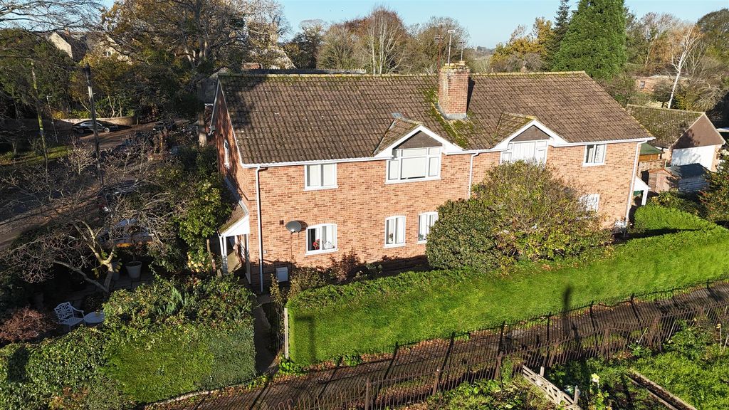 Property photo 1 of 9