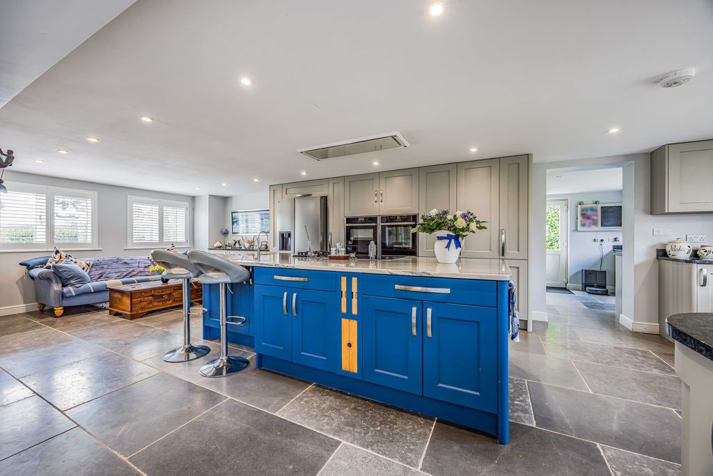 Property photo 3 of 46 Rose Cottage, Ervills Lane, Worlds End-Small-Porti