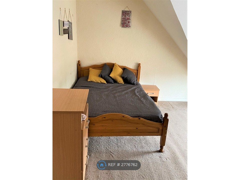 Property photo 3 of 8 Room 7