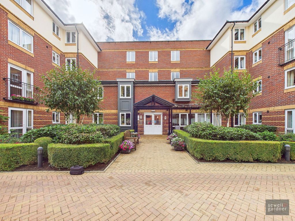 Property photo 1 of 12