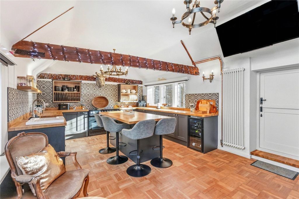 Property photo 3 of 47 Kitchen