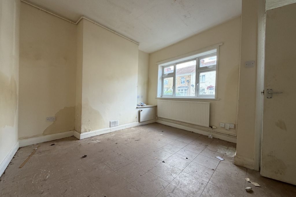 Property photo 2 of 9 Eleanor Street 6