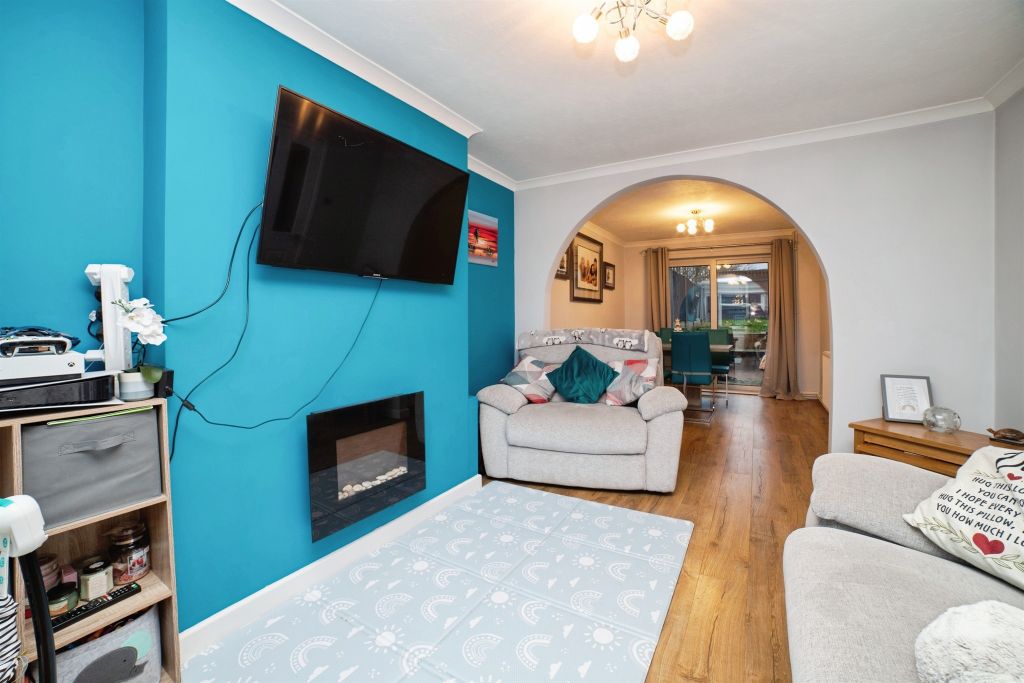 Property photo 2 of 17