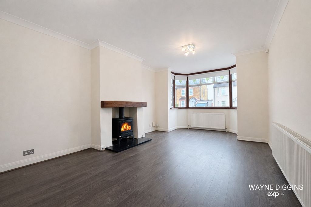 Property photo 2 of 26