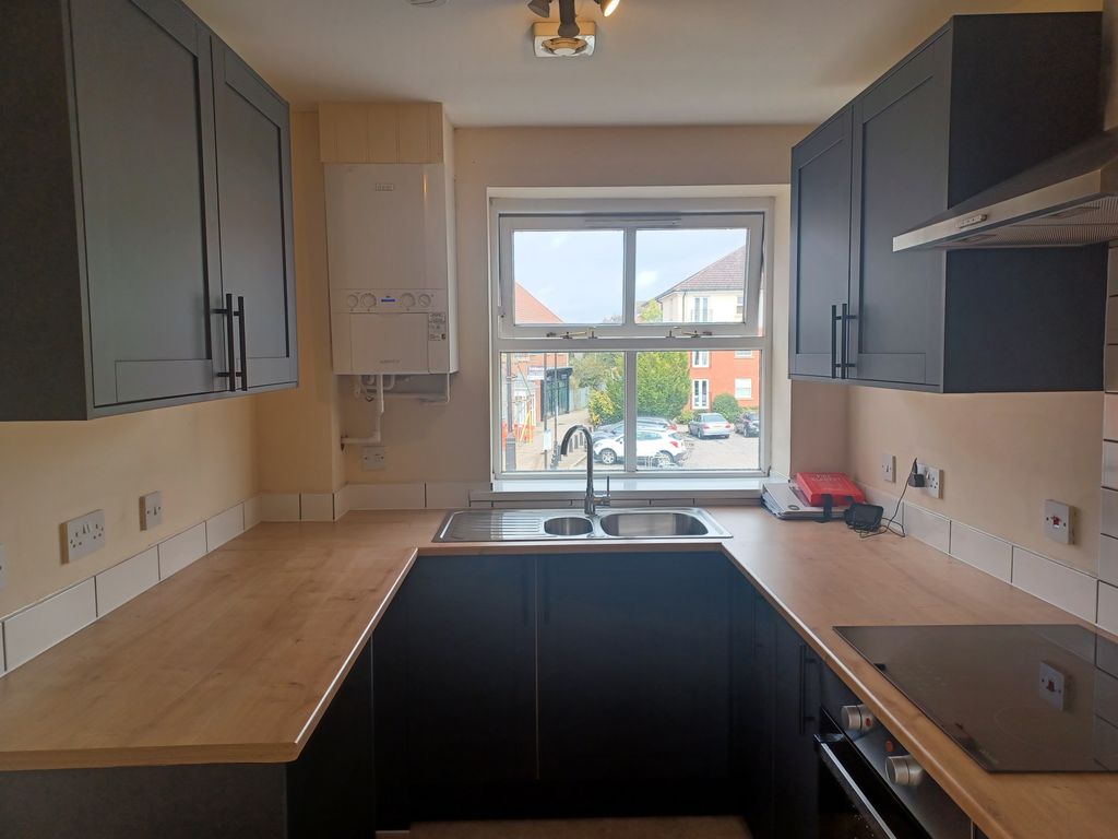 Property photo 2 of 8 Kitchen