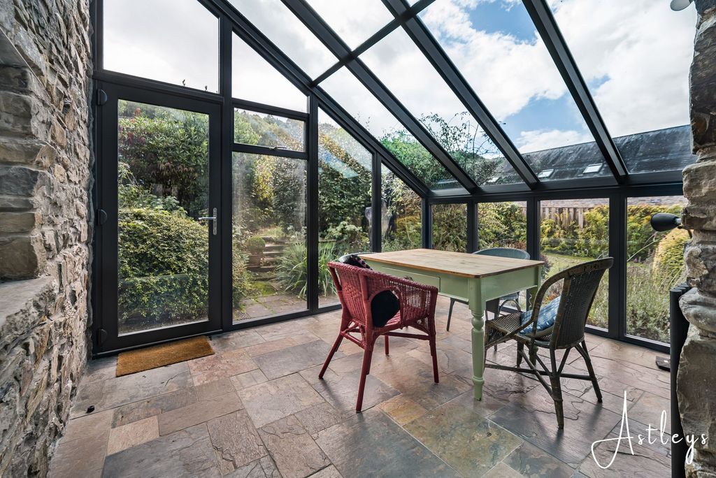 Property photo 2 of 26 Conservatory