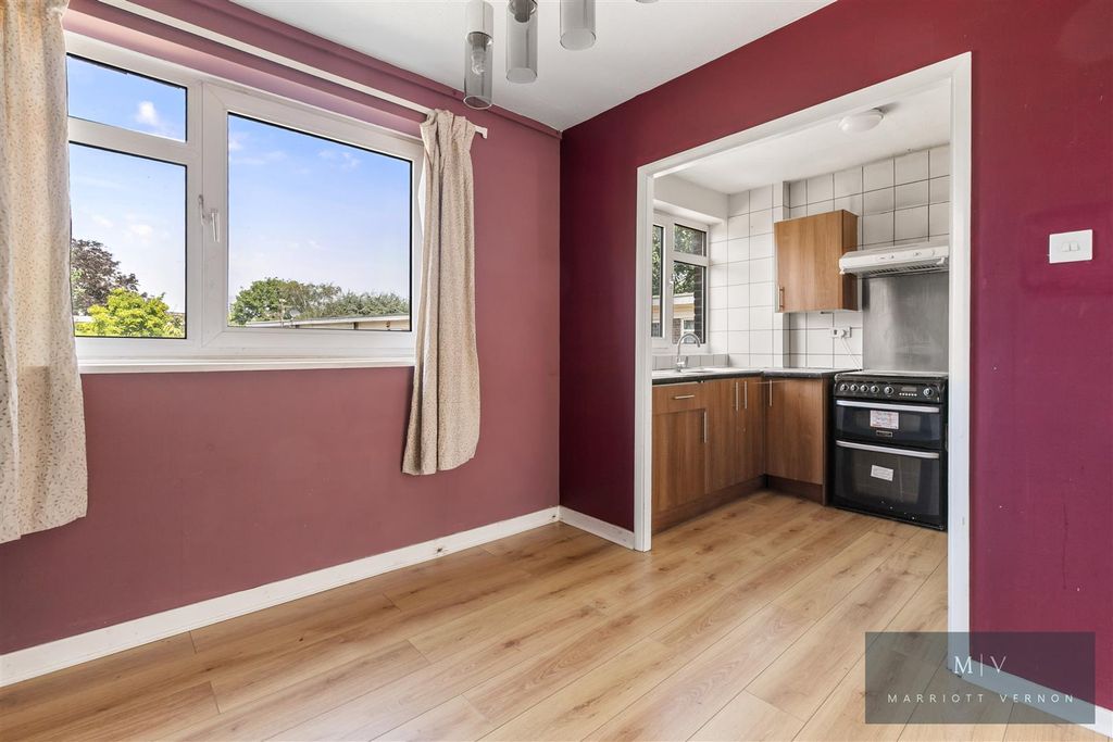 Property photo 3 of 15 Danecourt Gardens 21 MV-5.Jpg
